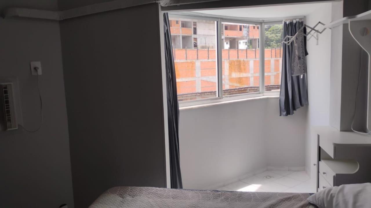 Apto Reformado, Proximo A Areia Da De Bc , Roda Gigante E Brava - Apartamento *